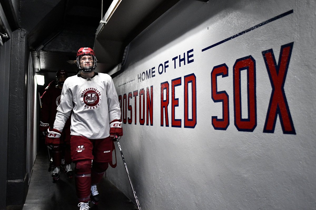 UMass Hockey tweet media
