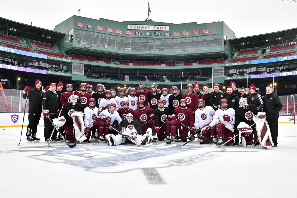 UMass Hockey tweet media