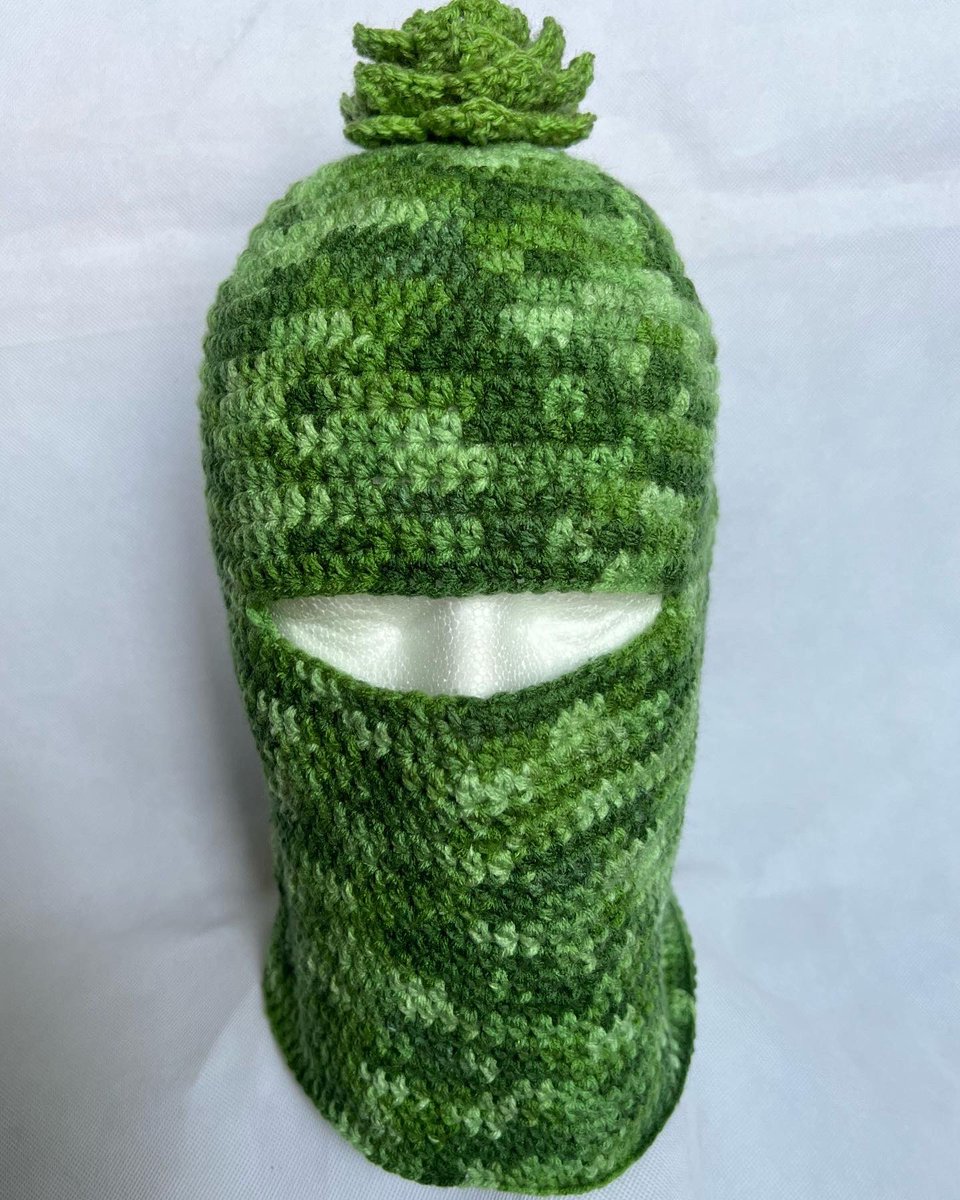 Succulent Ski mask🌱
.
.
.
#fyp #crochetcreationsbya #green #crochet #succulent #skimask #mask #handmade #etsyseller #supportsmallbusiness #rave #raveoutfit #facecover