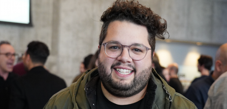JS Girard (@jsgirard) on Twitter photo Dimanche à 17h, nous diffuserons l'émission-pilote de JEANNOT BBQ enregistrée en mai dernier avec notre invité <a href="/MatthieuPepper/">Matthieu Pepper</a> et les poulets <a href="/PhilippeAudreyL/">Philippe Audrey L.</a> et Michele Desrochers. On avait eu BCP de plaisir! Dimanche à 17h, nous diffuserons l'émission-pilote de JEANNOT BBQ enregistrée en mai dernier avec notre invité <a href="/MatthieuPepper/">Matthieu Pepper</a> et les poulets <a href="/PhilippeAudreyL/">Philippe Audrey L.</a> et Michele Desrochers. On avait eu BCP de plaisir!