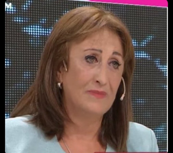 Jubilados juntan firmas en todo el país para declarar a Mirta Tundis "persona no grata". Levanta la mano si te gusta la propuesta de los jubilados 🙋