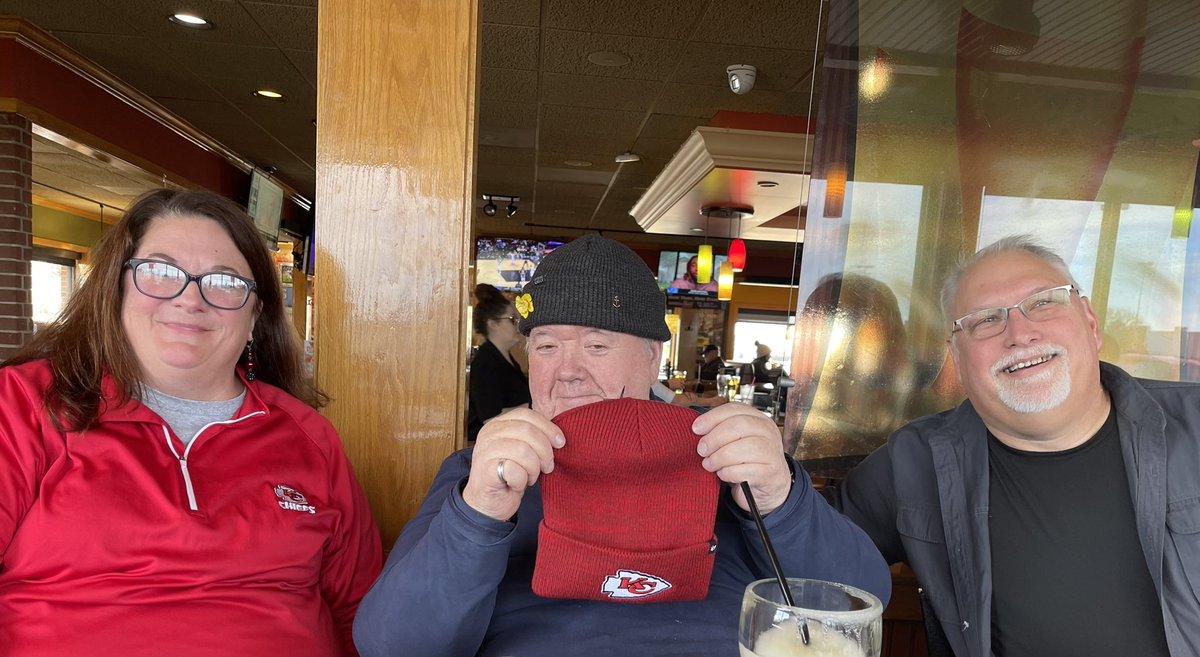 fotogal66's tweet photo. Highlight of 2023 so far!  Meeting one of my favorite actors @ianmcneice1950 from 1 of my favorite British shows, Doc Martin, in Hutchinson, Kansas today. We thought he needed a proper Kansas City Chiefs hat to wear.  He is an absolute delight! #docmartin #portwen #bertlarge https://t.co/UkwYehgqlj