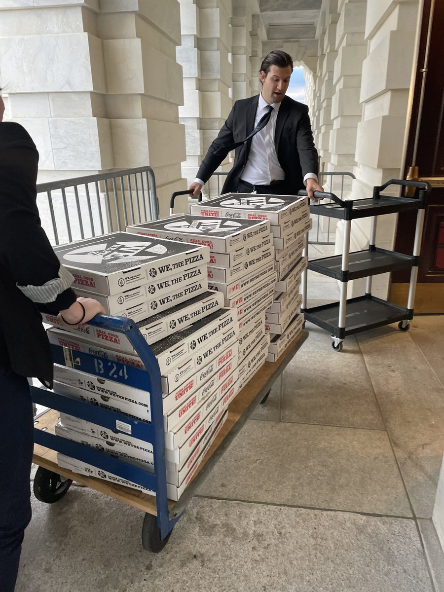 MicaSoellnerDC's tweet photo. About a 100 pizzas are being rolled into the Capitol https://t.co/2RbFkiemEJ