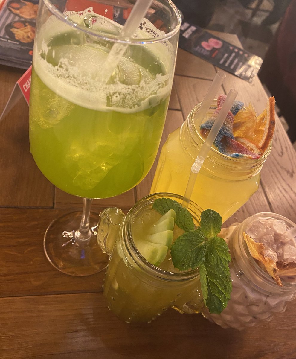 Пов: вы отпустили своих Ши Цинсюаней погулять, а они вернулись через три дня с алко тура по всем барам города