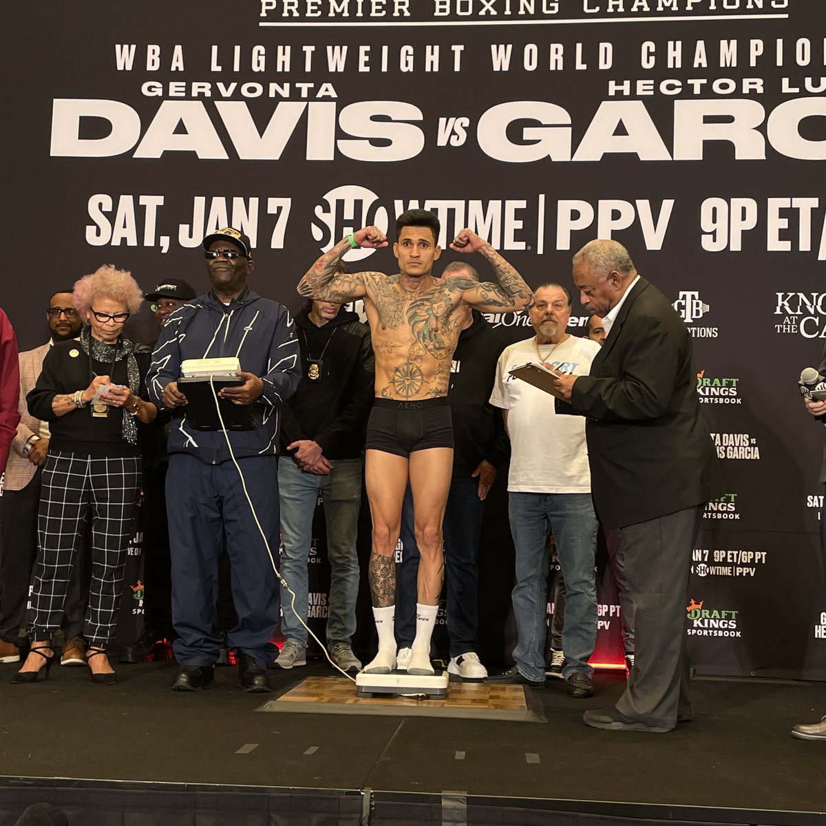 ALL THE SMOKE Boxing tweet media