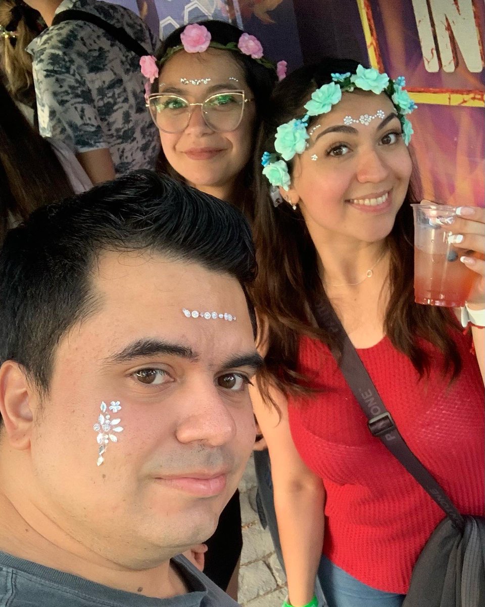 KmiloEHV94's tweet photo. Ahora sí puedo decir que comencé el 2023 bien re contra ultra híper Cabrón 🔥🔥🔥. Inolvidable experiencia con los amigos. Volvería a ver a #DavidGuetta una y otra vez, tremendo compositor y DJ 💥, por eso tiene bien merecido el Número 1 del DJ Mag. 1/2 https://t.co/YwFGnfJhYD