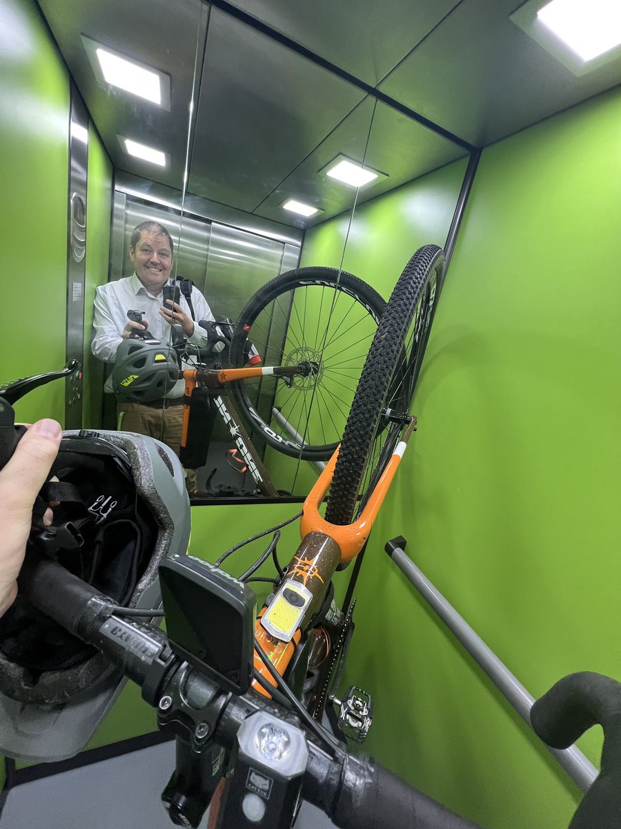 rogerbilling's tweet photo. A great first week @CeMillbrook - cycled three days - 84km done โ
Looking forward to an exciting project that involve a pallet on wheels ๐๐
#RollOnNextWeek https://t.co/KShOWmQhlF