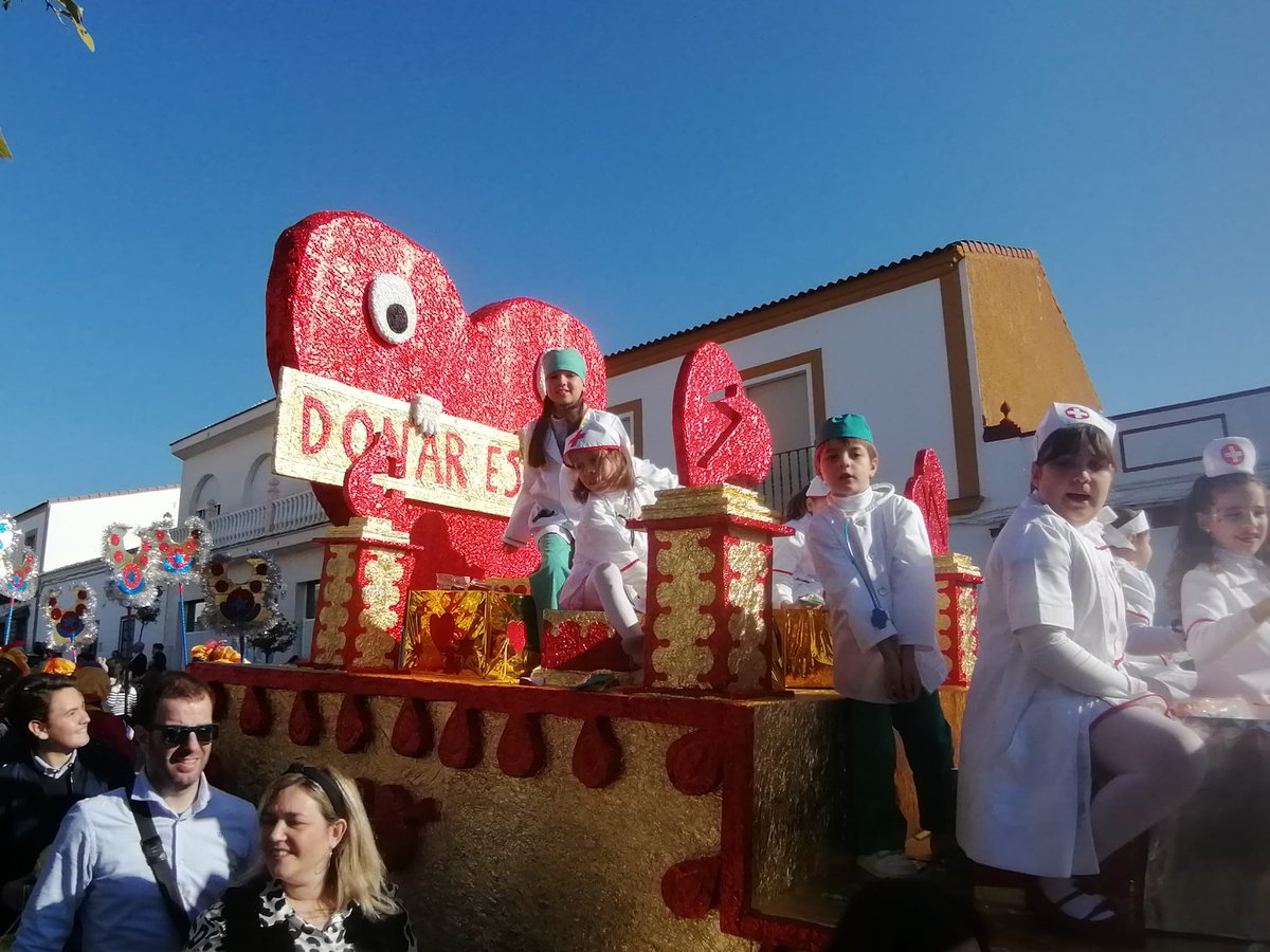 donantessevilla's tweet image. El @aytodegerena ha ideado este año una carroza de la cabalgata dedicada a los donantes de sangre. Gracias a todos por esta iniciativa. #Sevilla #Cabalgata2023