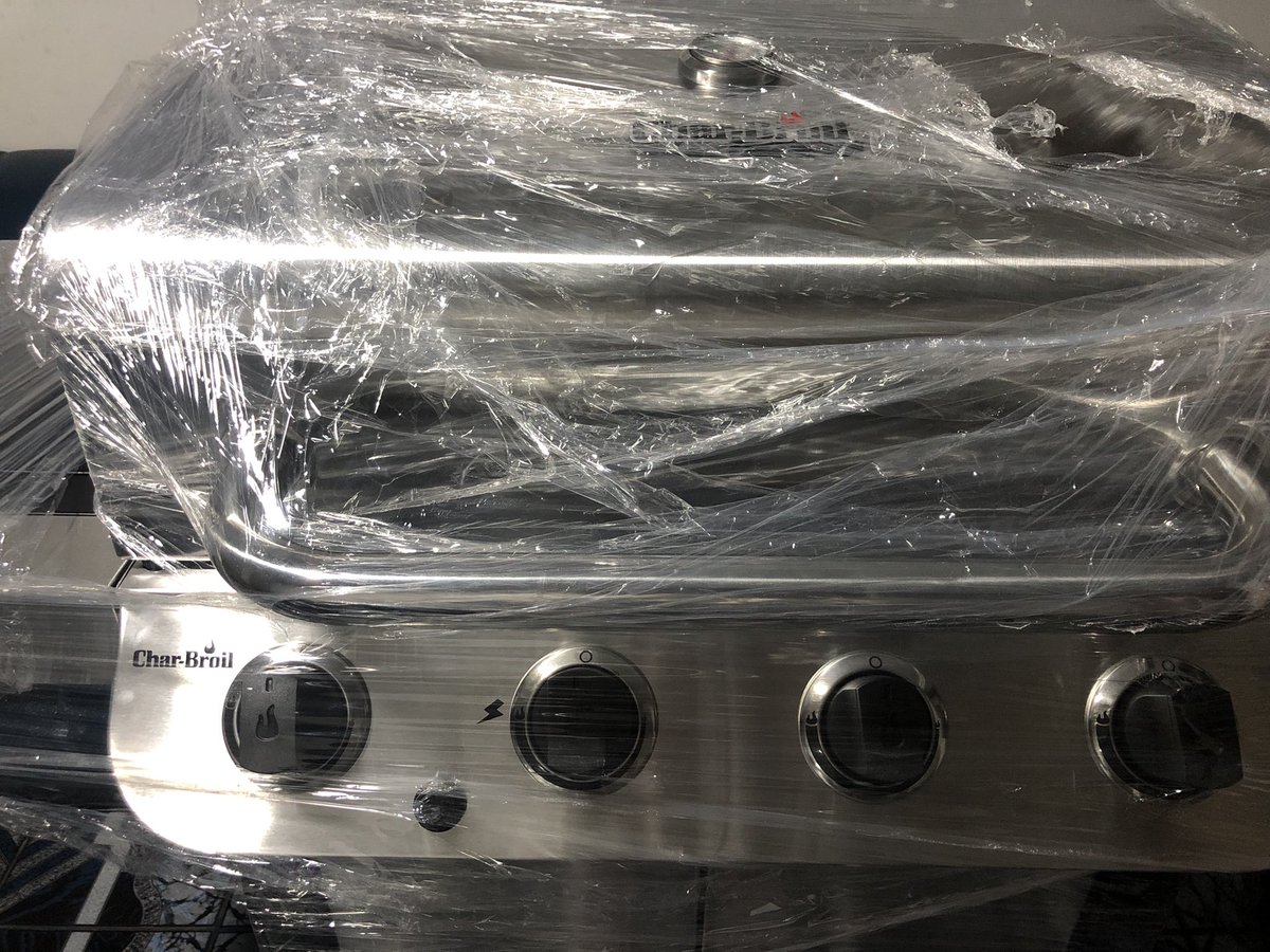 Me gané esta parrilla de gas en el brete pero la ocupo vender paga ajustar y comprarme una compu para la U! 
La publiqué en el marketplace hace un mes y no he podido venderla. 
TW ayudenme plis 🥺✨