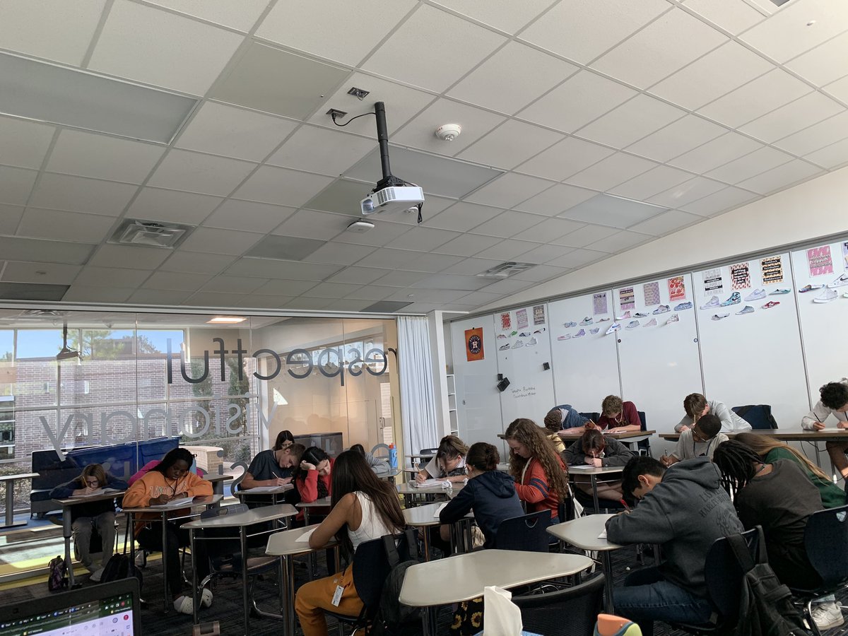 MsTurnerReads's tweet photo. S/O to @msshannonreads for introducing my students and I into Power Writing! My students loved writing and even asked to do it again! #positivewriting https://t.co/sCLMqXMeKJ