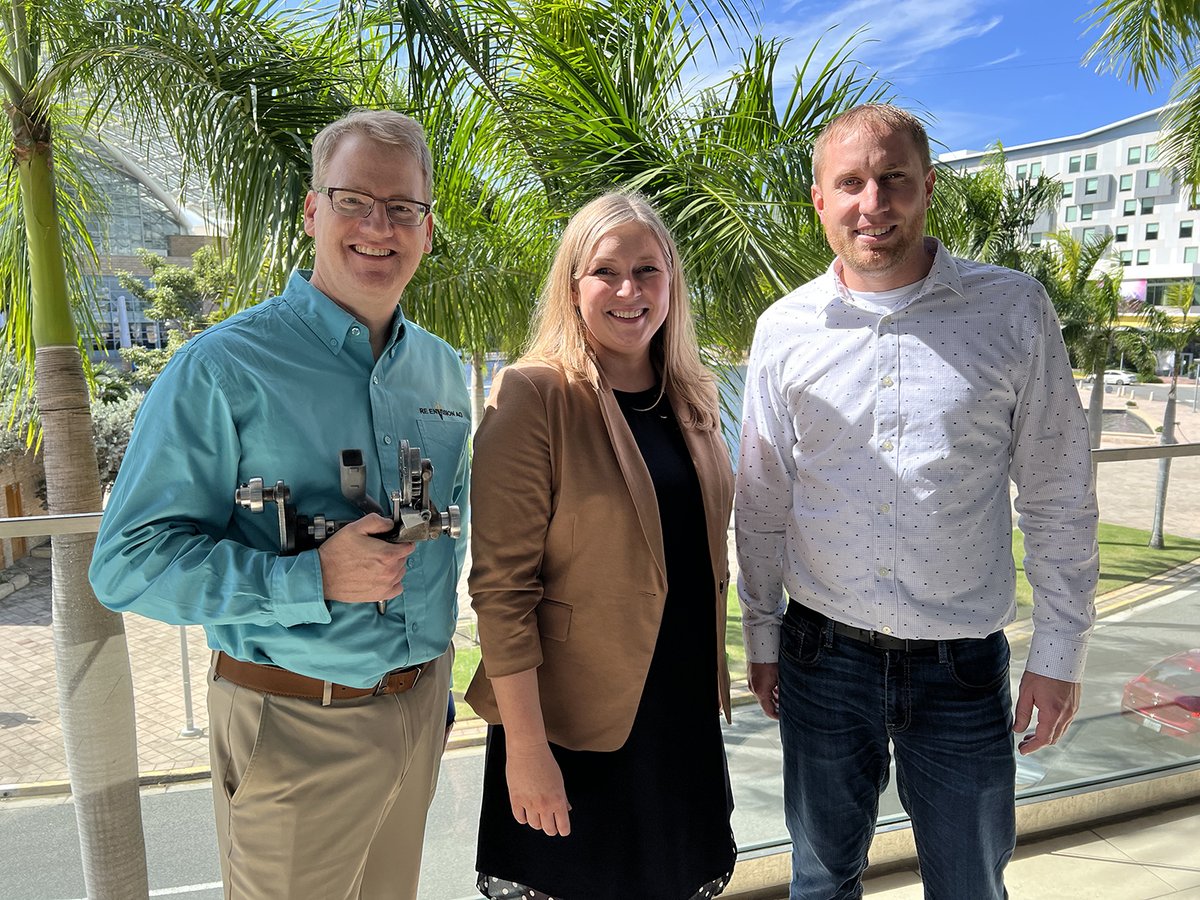 IowaFarmBureau's tweet photo. These #Iowa #entrepreneurs (from ChopLocal &amp; ReEnvision Ag) brought their innovative ideas to Puerto Rico for @FarmBureau's Ag Innovation Challenge. 𝙏𝙤𝙢𝙤𝙧𝙧𝙤𝙬 they need your vote for the People's Choice Award &amp; $5K. Please vote tomorrow at https://t.co/jKsEPS7W9B

#AFBF23 https://t.co/EcXyFnXJCP