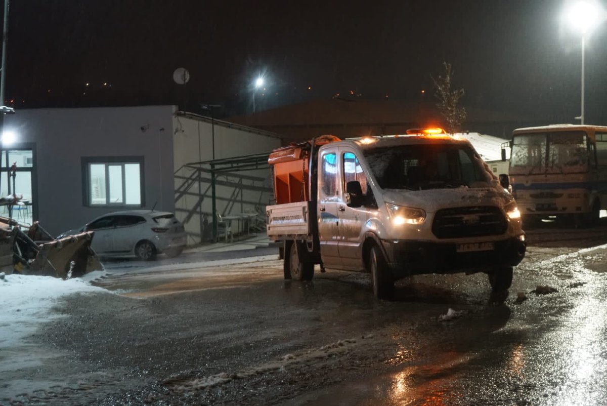 mehmetcinar44's tweet photo. Kar yağışı ❄❄bereketiyle gelsin...
Hazırız!
#Yeşilyurt https://t.co/1NhaSK9XzA