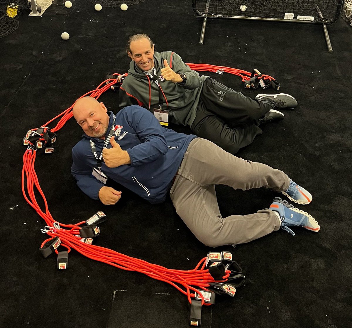 SARGE41DIXON's tweet image. Taking a fun picture using J-Bands #1Arm #1Career #Breathe #FeederNation @jaegersports 
@UCCoachShelton
@PatsBaseballUC