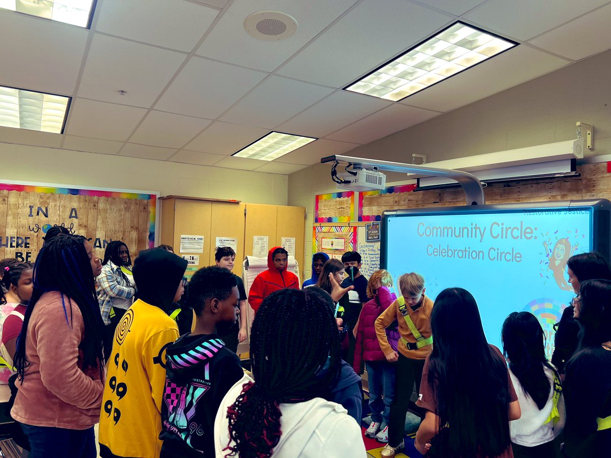 Schung118's tweet photo. I love how community circles are part of our daily school routine for students! #restorativejustice @CurryAtTheCreek @NadyaBriggs @Scot3085 @IrenaHall_GSCES https://t.co/7C4B3TjAOG