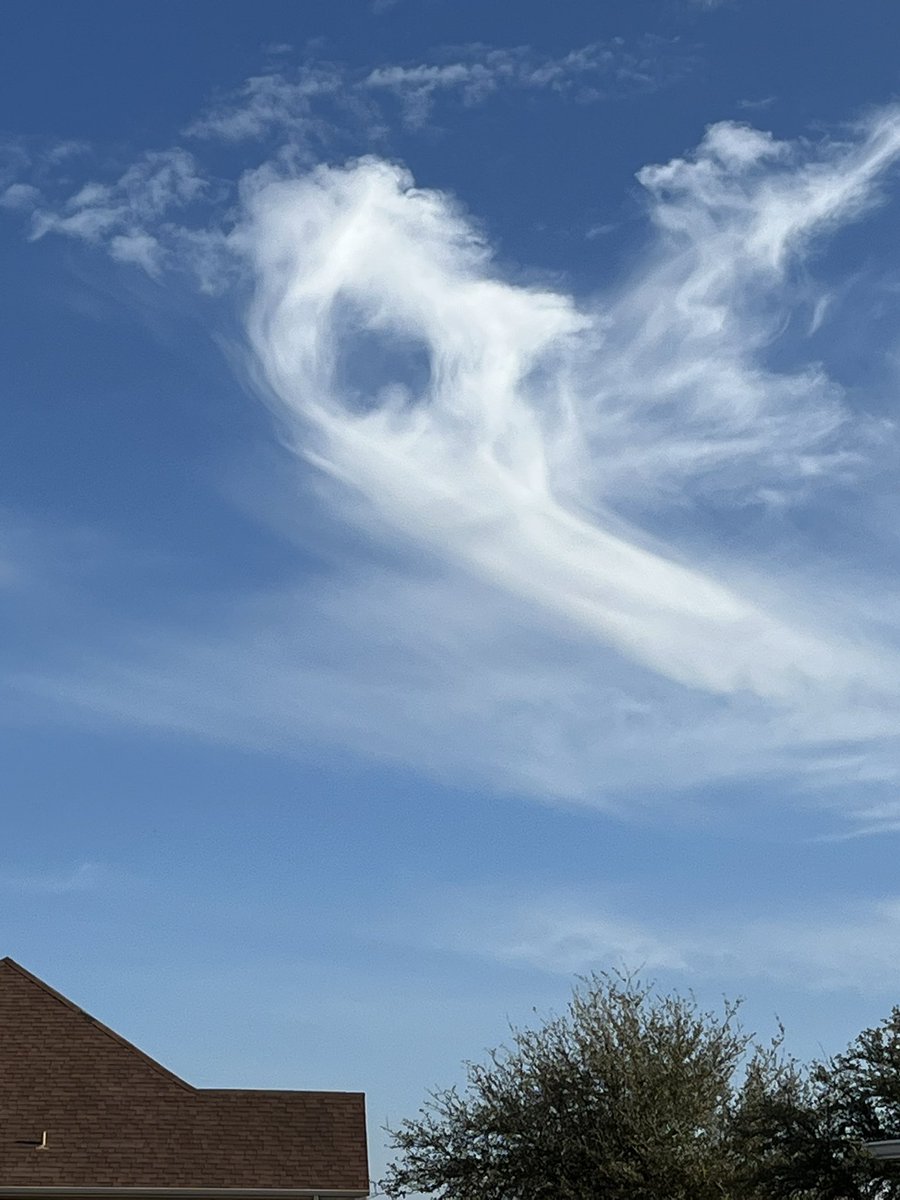 walkerdj01's tweet image. Classic virga this afternoon.