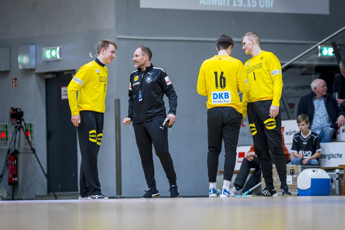 MattiasA_1's tweet photo. Hat Spaß gemacht Jungs 💪🏼🇩🇪
#GoalkeeperCoach #Handball #AlwaysImprove
📸: Sascha Klahn https://t.co/jf1B8mwd7H