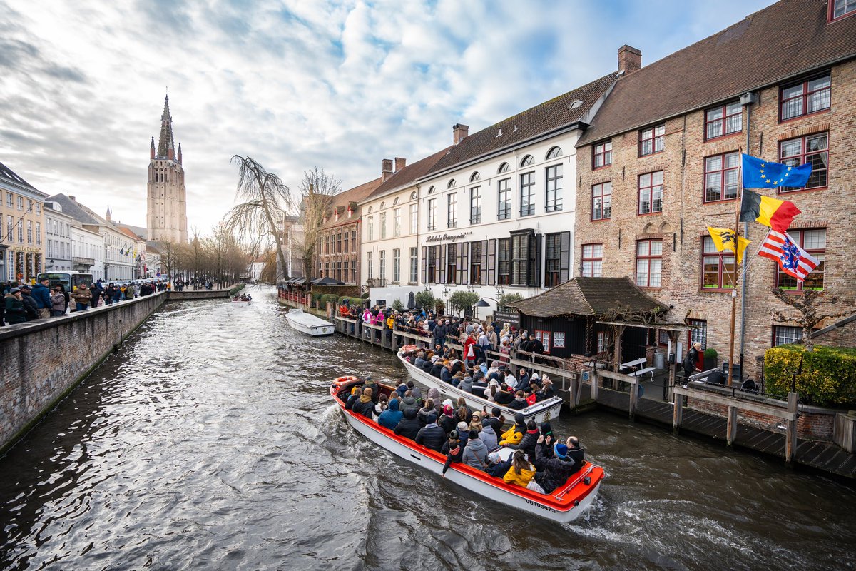 The beautiful little city that is Bruges! Highly recommended if you get the chance to visit #photographer #bruges #city #vanlife