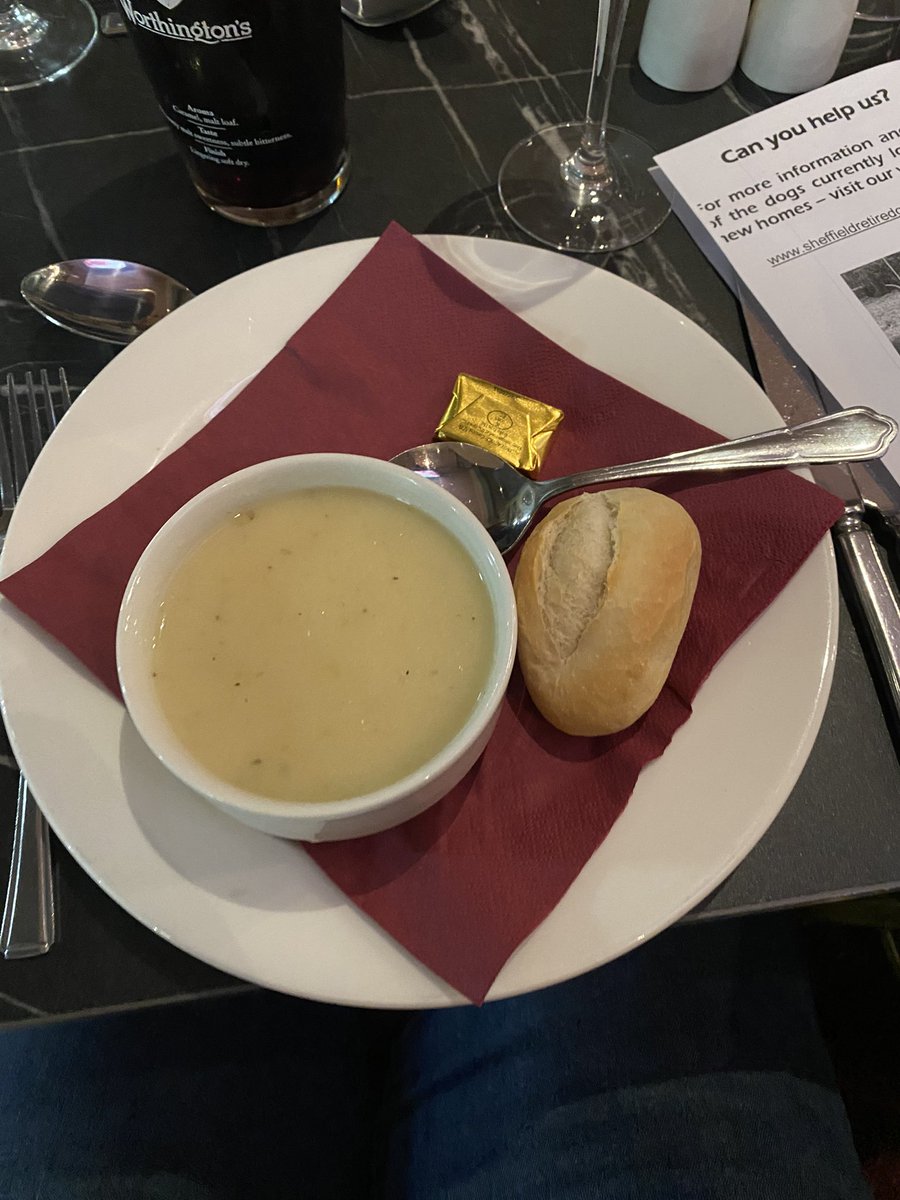 SWCherylGray1's tweet photo. Lovely food @OwlertonRacing @OwlertonStadium this evening with lovely people! #WorkFamily #Xmas #ResiTeam @simplybee_yoga @hollyhouse22 &amp; Lisa xx https://t.co/Nj15h89IWk