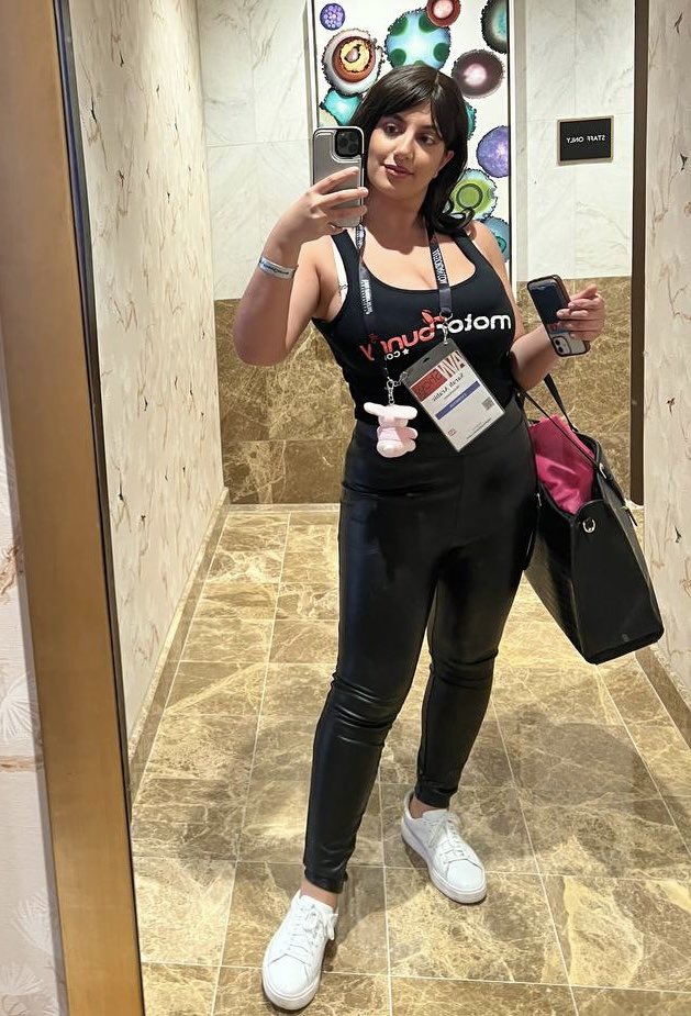 Sarah Arabic ๐ AVN on Twitter "Day 3 letโs gooooooo! AVN avnawards2023 motorbunny https//t