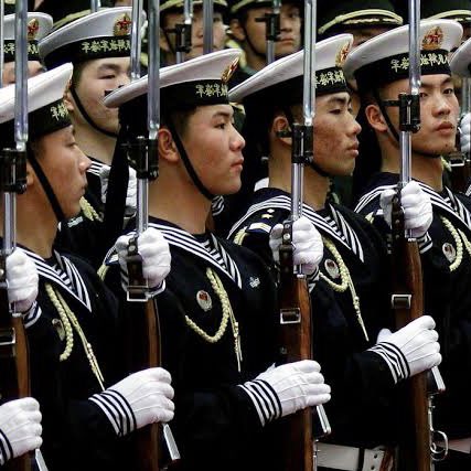 choquei's tweet photo. 🚨MUNDO: Chinês que fingiu ser militar por 4 anos para conquistar mulheres é preso. https://t.co/BRetpJFHDa