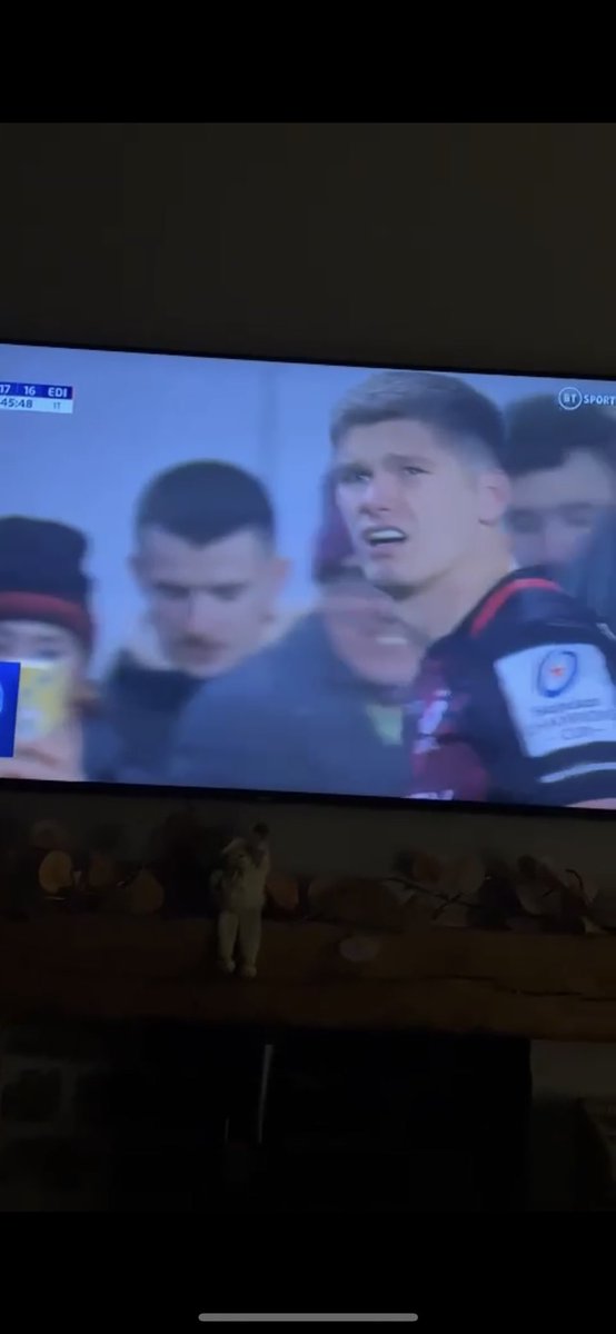 EuanMiddleton's tweet photo. @cameron_ando9 @Saracens WARNING do not be fooled. He is a sarries fan in disguise as spotted here amongst the Wolfpack. It’s more fun without any arms ain’t it lads. https://t.co/dEv1nbbpWo