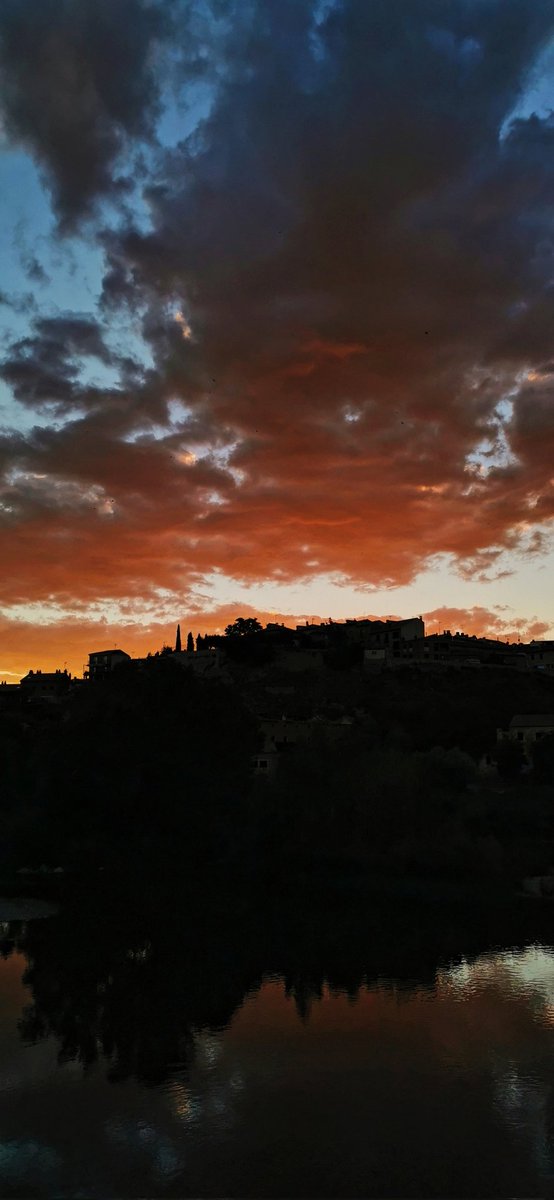 CarolainMv's tweet photo. 2022 en atardeceres :) https://t.co/pqdy9aTiRL