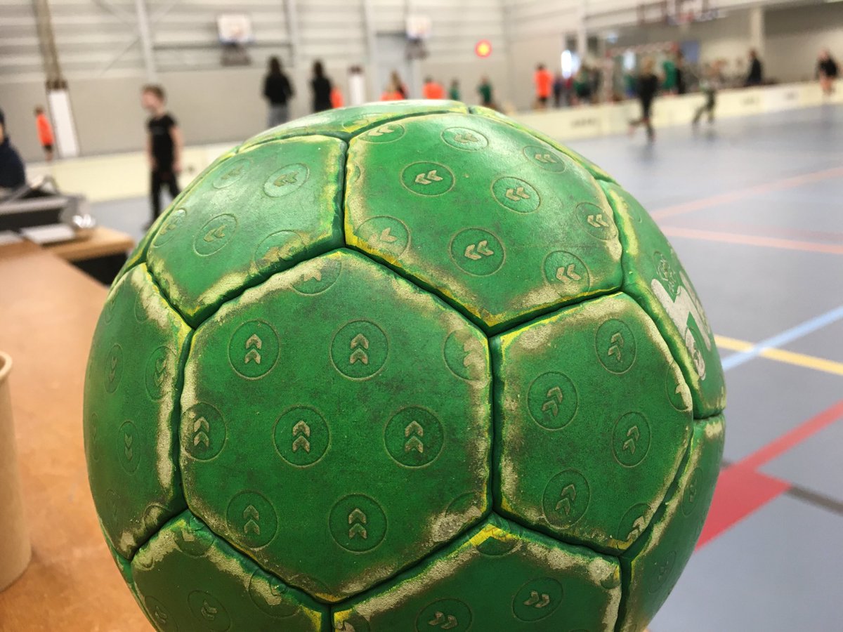 Dankzij #handbalvereniging HMC was er vandaag weer een perfect georganiseerd scholenhandbaltornooi in sporthal #Dongemond. Complimenten #HMC ⁦<a href="/GemGeertrberg/">Geertruidenberg</a>⁩