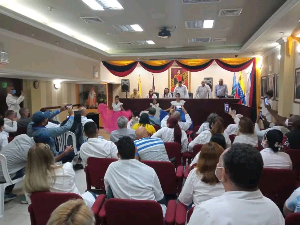 cubacooperaven's tweet photo. Balance de trabajo del año 2022 en el estado #Monagas con la presencia del Dr. Rodrigo Rodríguez Sanabria Jefe de la OAM de la @embacubaven, Juan Domínguez GTN y el Dr. José Antonio Machado Jefe de la MMCVEN.

#JuntarYVencer

@JosAnto54744901 https://t.co/N98VnlmzF8