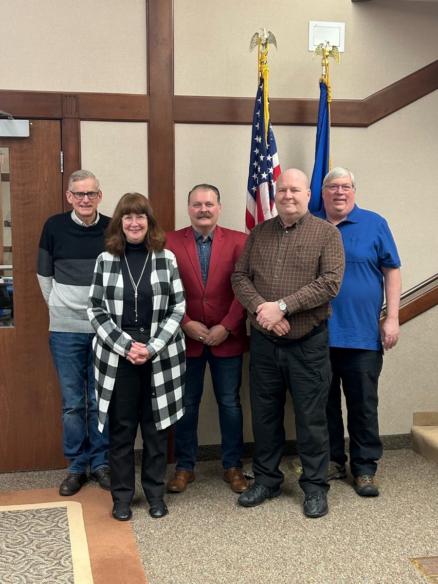 cambridgemned's tweet photo. Congratulations to Mayor Jim Godfrey and Councilmember Bob Shogren on their reelection. Also, Congratulations, and welcome, to newly elected Councilmember Aaron Berg, who were all sworn in during the Cambridge City Council meeting on Tuesday. https://t.co/26UEoCBkcH