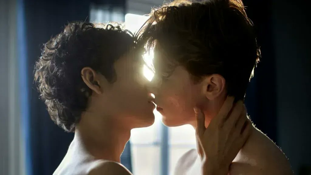 The love for #YoungRoyals continues strong into 2023, but the show was one of our favourites of 2022! <a href="/RydingEdvin/">yoshi</a> <a href="/OmarRudberg/">O M A R</a>

Read more: buff.ly/3j81pXG