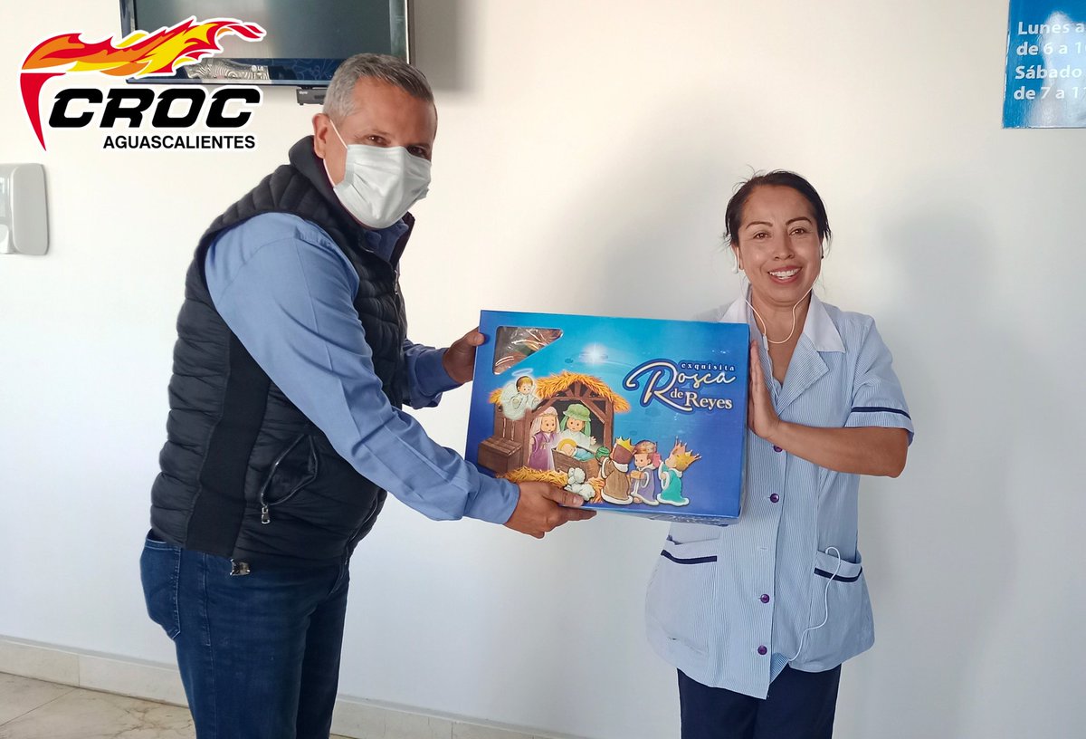 Seccion67CROC's tweet photo. #CROCAguascalientes;
¡FELIZ DIA DE REYES!🫅🏻🫅🏿🫅🏼
Como parte del objetivo de nuestra organización es la #UniónFamiliad continuamos con la entrega de la tradicional rosca de reyes ahora con nuestros compañeros Croquistas del #HotelOneSur, 
@IsaiasSiCumple 
@chitocroc https://t.co/A7ypaL7Ftq