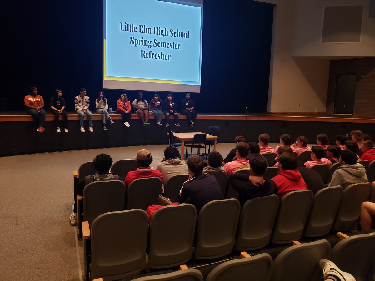 More pics from our Home for the Holidays event <a href="/LittleElmHS/">Little Elm HS</a> today! Great time hearing from our former students about preparing for college and life after high school! <a href="/lecollegeready/">LE College Readiness</a> @LEHS_Principal