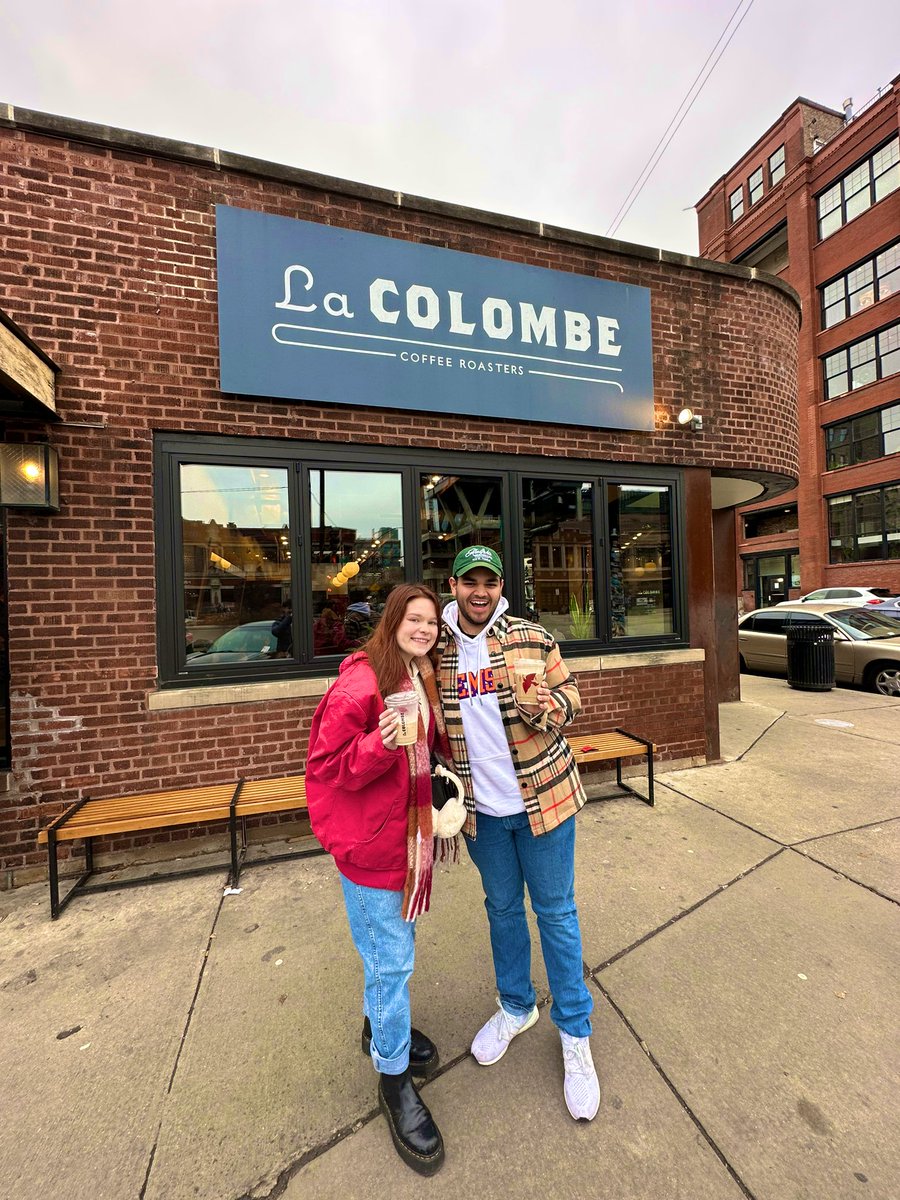 andersonsbwu's tweet image. Had to stop by and support our fellow union baristas in Chicago. We ❤️ @lcworkersunion!! Solidarity forever. #UnionsForAll #UnionStrong