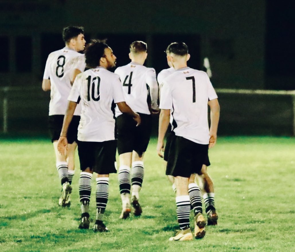 Bexhill_United's tweet photo. u23 | Sussex County Cup | FT 

Ferring FC 0 v 1 #BUFC u23’s 

⚽️ Will Saunders 

Congratulations to our young Pirates who progress into the next round of the County Cup after a hard fought win at Culver Road tonight. https://t.co/agnBCjEU2k