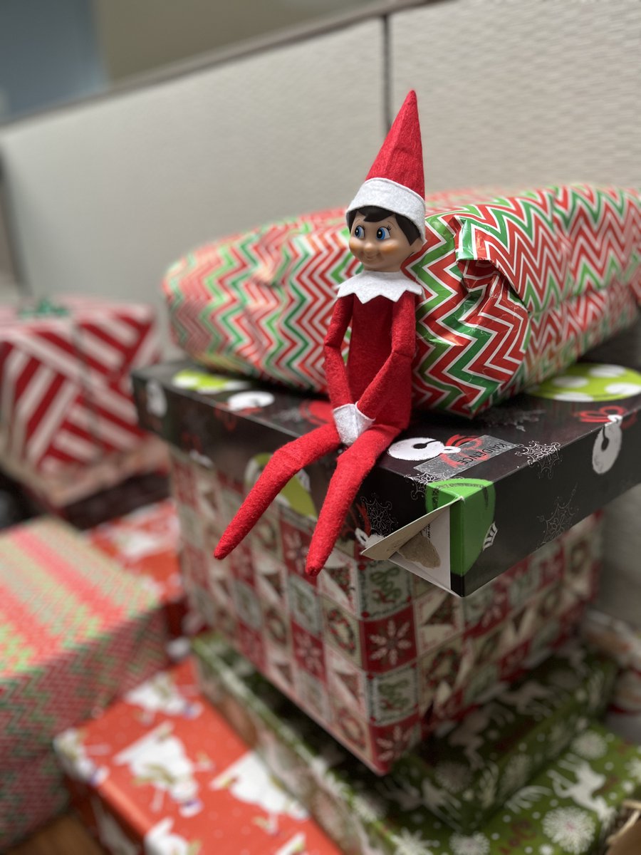 CVGairport's tweet photo. Flash back Friday: Some of our photos over the holiday season! We know it's a busy time of year, but we appreciate all who travel through CVG! 
#CVGnext #travel #holidayseason https://t.co/ZNwves4CTs