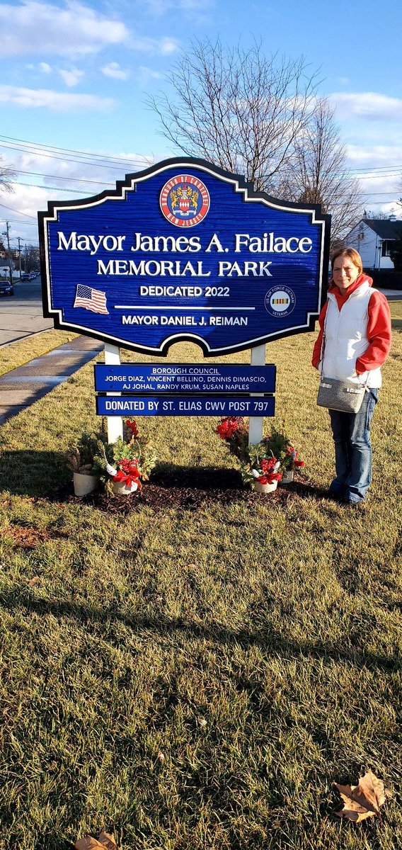 My dad was mayor of my town when I was in high school, the town dedicated a park in his name ❤️