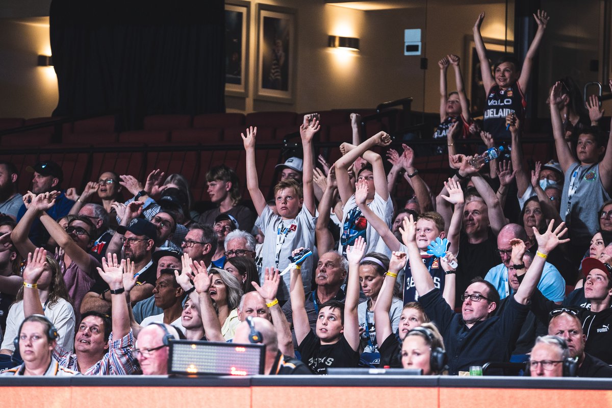 Last night's sellout was amazing.

We are tracking towards another sellout for Sunday's crucial game. 
Tickets are very limited, buy now so you don't miss out - bit.ly/3jmya3f

#WeAreSixers #SwoopTheHoop