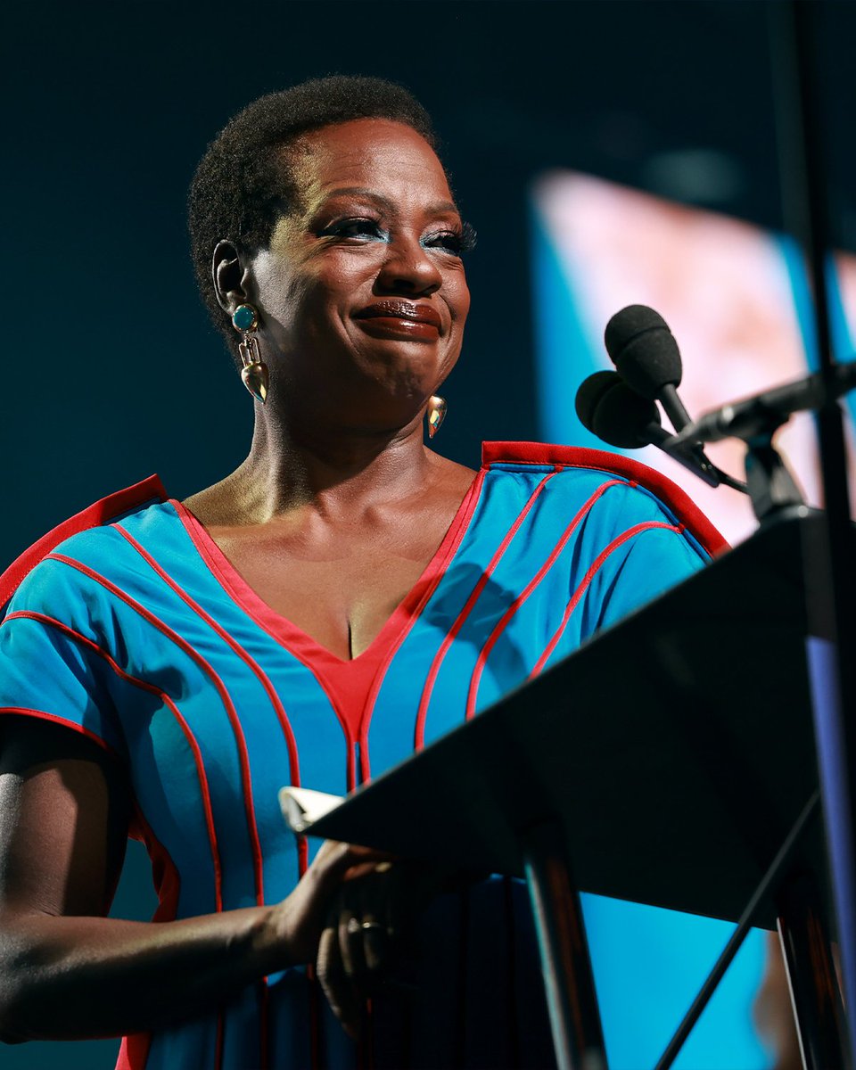 WomanKingMovie's tweet photo. Congratulations to #TheWomanKing star @ViolaDavis who received the Chairman’s Award at the 34th Annual Palm Springs International Film Awards! #PSIFF23
📸: Getty Images https://t.co/jy3TlgJptH