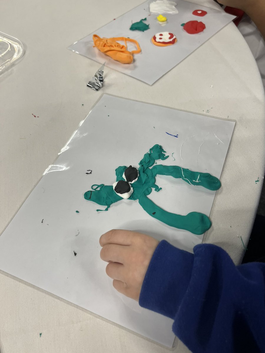 BFCCT_'s tweet photo. At tonight’s FREE Family Warm Up Hub we got creative🎨

The children enjoyed squeezing, rolling, patting and squishing whilst discussing their favourite meals and creating little characters.

We also played team games &amp; made new friends🧡

👋🏻 See you all again on Monday 3pm - 6pm https://t.co/G6sfHno9V4