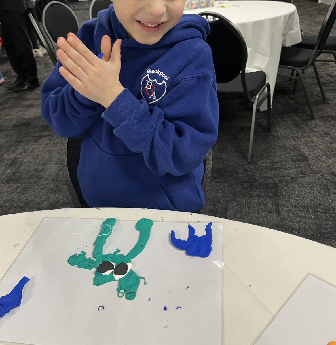 BFCCT_'s tweet photo. At tonight’s FREE Family Warm Up Hub we got creative🎨

The children enjoyed squeezing, rolling, patting and squishing whilst discussing their favourite meals and creating little characters.

We also played team games &amp; made new friends🧡

👋🏻 See you all again on Monday 3pm - 6pm https://t.co/G6sfHno9V4