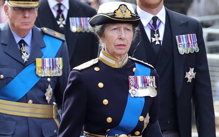 XoxoAudrey4ever's tweet photo. In a world full of Prince Harrys be a Princess Anne. https://t.co/P7F5Ul3cEj