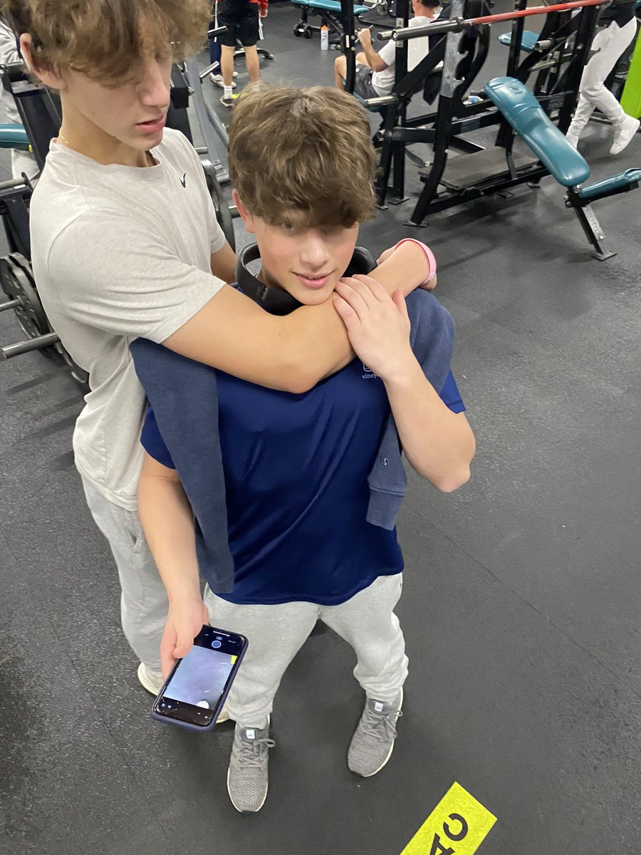 Azamiburner's tweet photo. My good buddy Charlie is back at the gym after a 3 week break🙌💪 Glad to see my buddy back here putting in the work💯💯💯 #PAKvNZ #กลับบ้านเรานะลิซ่า #TOP4オールナイトニッポン #Netsworld #DamarHamlinStrong https://t.co/fMnbKxpH0f
