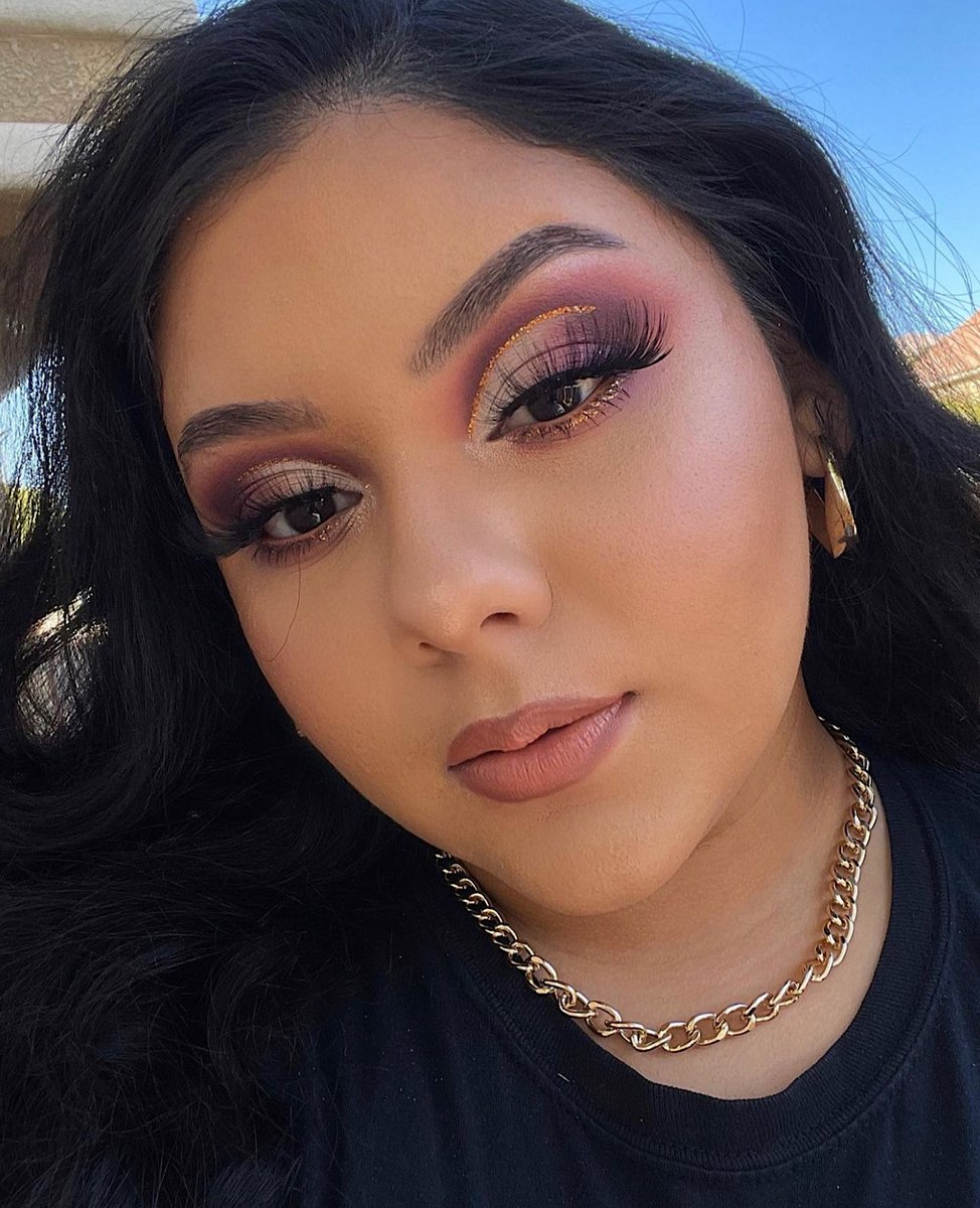ProfusionCo's tweet photo. POV: You're @jenjenmakeup , feeling flawless with our Feel Good Skin Perfector 💁♀️ (shade: Medium 3)
Shop all Feel Good Skin @walmart
__________________________
#ProfusionCosmetics #profusion #dewyskin #beautygurus #beautyproduct #makeuptalk #makeupphotography #makeupobsessed https://t.co/DMvEoR4eVa