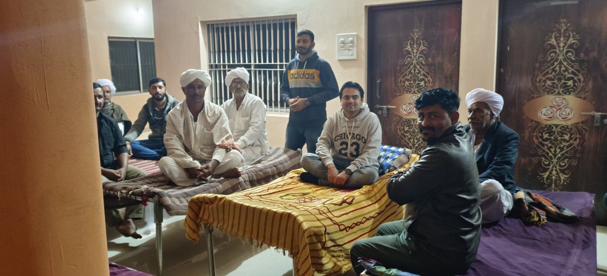 mambklakhani's tweet photo. લાખણી તાલુકાના ચેકરા ગામે તા.૦૬/૦૧/૨૦૨૩ના રોજ રાત્રી સભાનું આયોજન કરેલ જેમાં સ્થાનિક લોકોના પ્રશ્નોનું નિરાકરણ કરવામાં આવેલ અને સરકારશ્રીની વિવિધ યોજનાઓથી ગામ લોકોને માહિતગાર કરવામાં આવેલ.
@SDMDeodar
@CollectorBK 
@revenuegujarat
@InfoGujarat
@infobanaskantha
@pkumarias
@CMOGuj https://t.co/IEGoa30PGt
