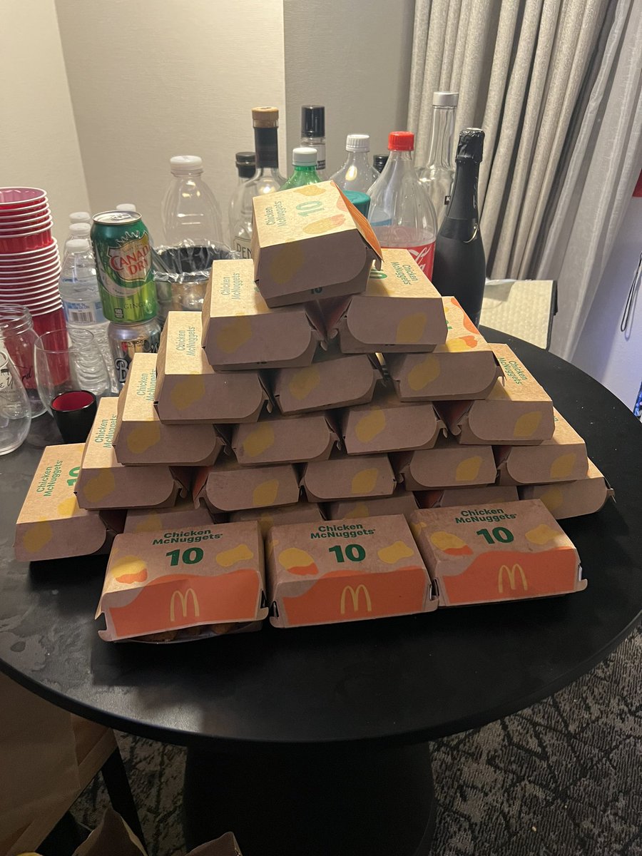 Streak_er's tweet image. Oh yea #PDFC was amazing! 

Sure, I couldn’t do any of my photos cause of a gear failure. 

But, I had so much fun with a bunch of new people! So thank you.

But now, I have to learn to balance photos and non-photo nights 🙃