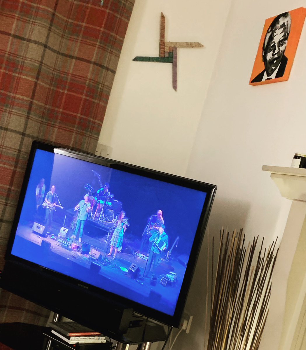 denisamccarthy's tweet photo. Such a lovely streamed concert from @Gigspanner with @raynor_winn
Beautiful. #Saltlines
Lucky to have seen Peter Knight and @squeezyjohn live together.
So really looking forward to seeing Gigspanner live in February. https://t.co/XD28oRfXLc