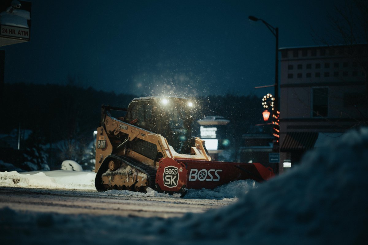 BOSSSnowplows's tweet photo. Get your pavements BACK TO BLACK with BOSS Skid Steer Box Plows.

#BOSSsnowplow #BOSSSKBoxPlows https://t.co/hUH0eJncdb