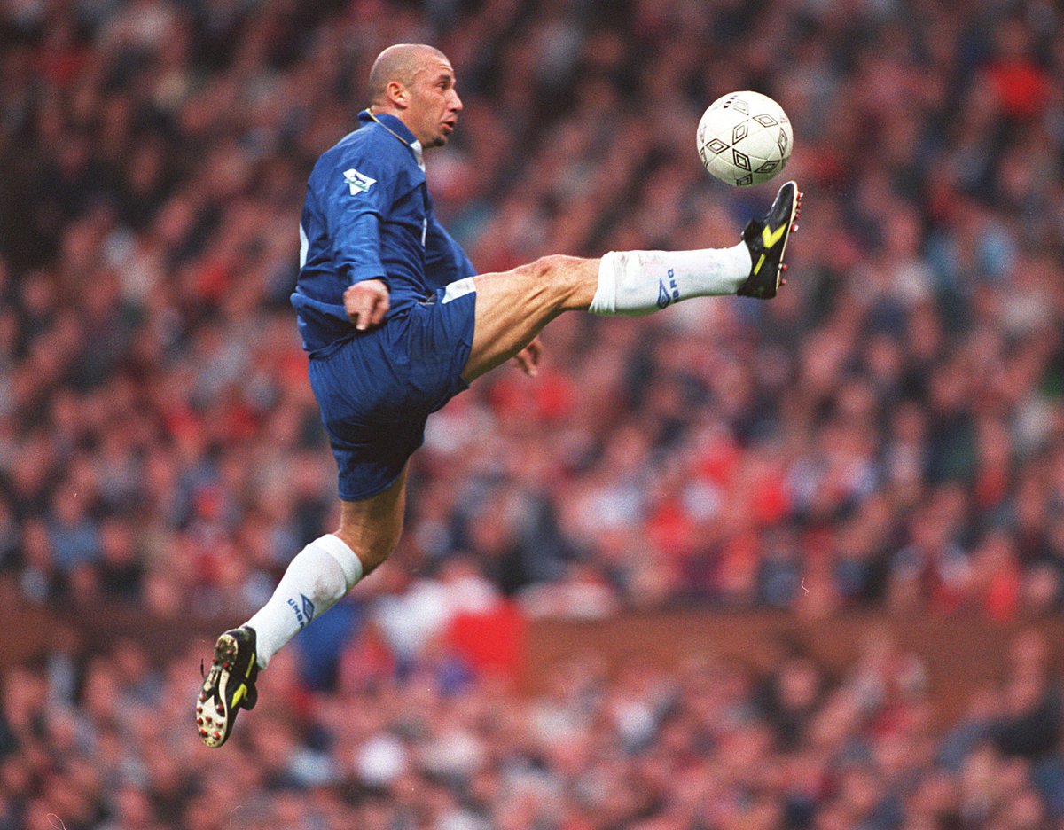 FPA_2020's tweet image. For those who were privileged to meet, watch,play or photograph him, the news of Gianluca Vialli’s passing today was hugely sad. A great footballer and a gentleman, you will be missed Luca.📸 by 1️⃣ Clive Brunskill/Getty Images & 2️⃣ @MichaelRegan /Getty Images