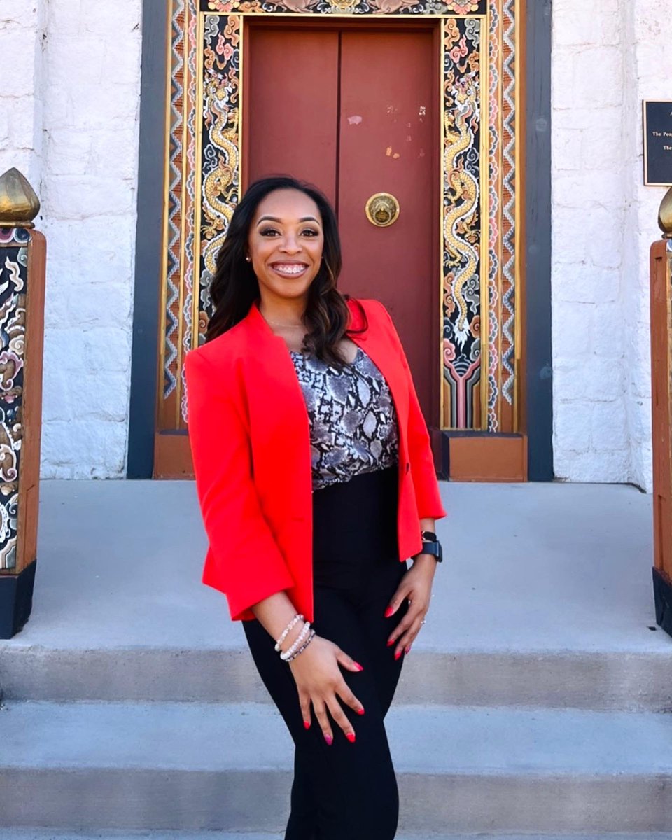 CrystalHow_TV's tweet image. Oh yeah! Since I tweeted about my new students today, I should break the news that I’m their new Assistant Director of Student Media! 👏🏽❤️ Week one down, plenty more to go! @UTEP #CollegeMedia #GoMiners