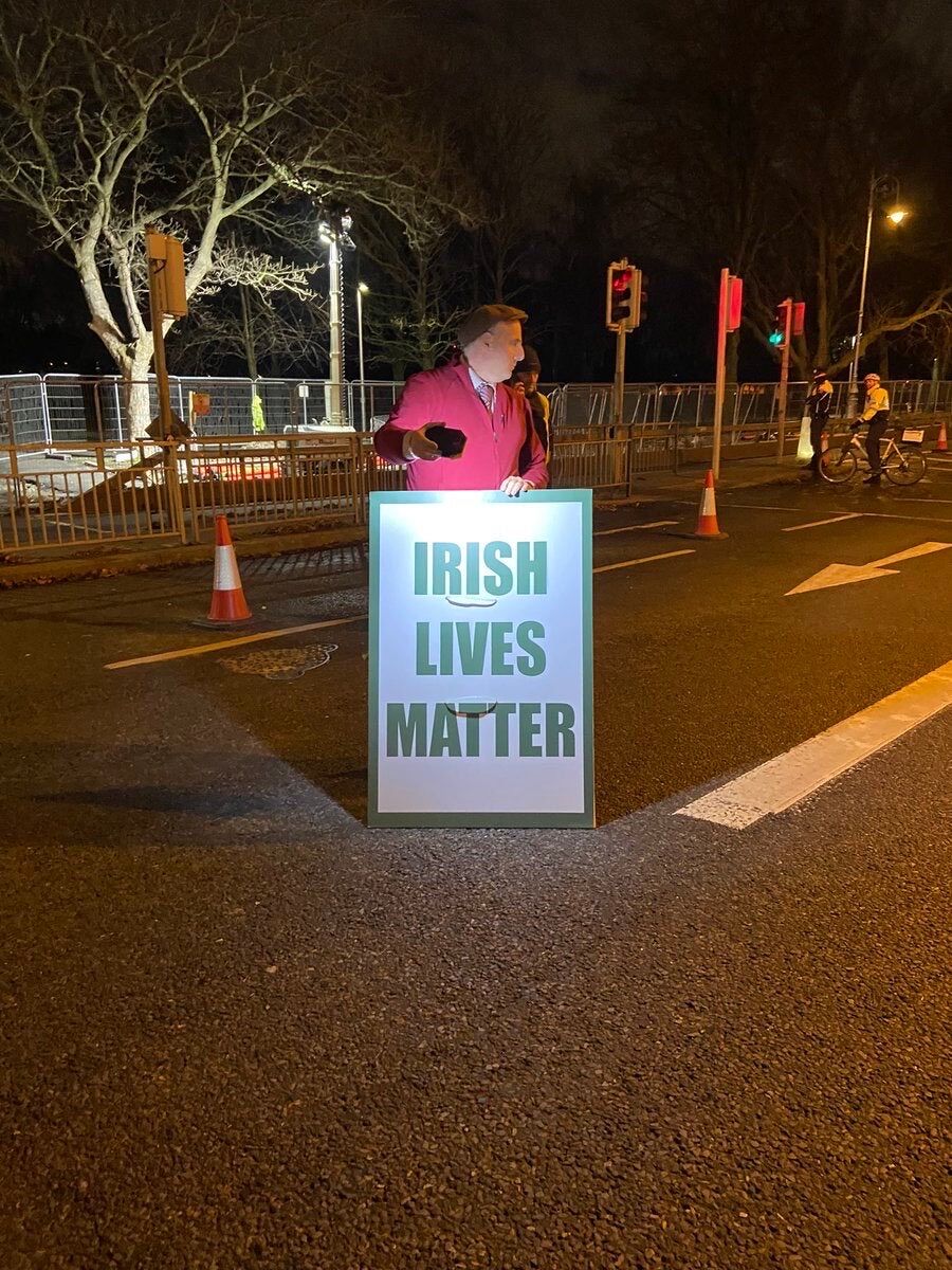 𝗜𝗿𝗶𝘀𝗵 𝗟𝗶𝘃𝗲𝘀 𝗠𝗮𝘁𝘁𝗲𝗿 ☘️ 
Spotted in Fairview

Credits: Reddit/AldousShukley

#irish #ireland #dublin #irishlivesmatter
